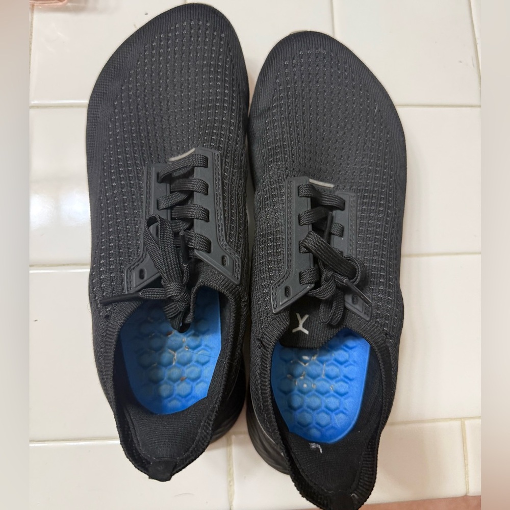 FLUX Black Athletic Shoes